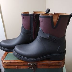 Rag & Bone Women's  Moto Rain Boot size euro 36 US 6 black with burgundy upper